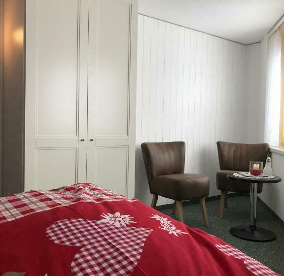 Standaardkamer met Uitzicht op de Bergen, Berggasthaus First Only Accessible By Cable Car