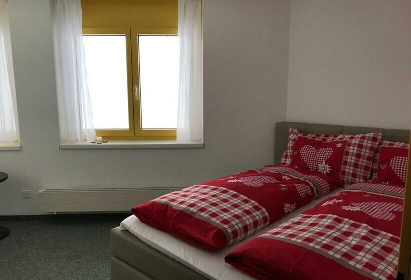 Standaardkamer met Uitzicht op de Bergen, Berggasthaus First Only Accessible By Cable Car