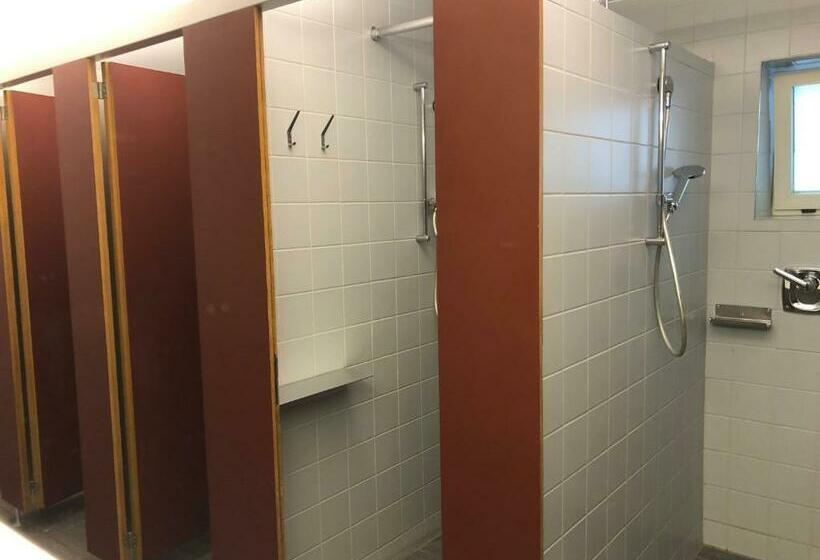 Номер Стандарт Четырехместный Совместный Санузел, Baden Youth Hostel