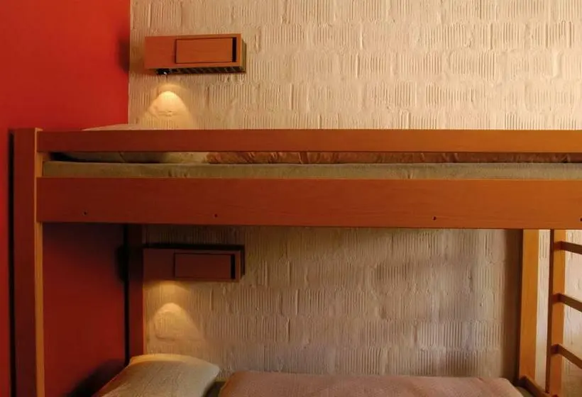 Standard Neljän Hengen Huone Jaettu Kylpyhuone, Baden Youth Hostel