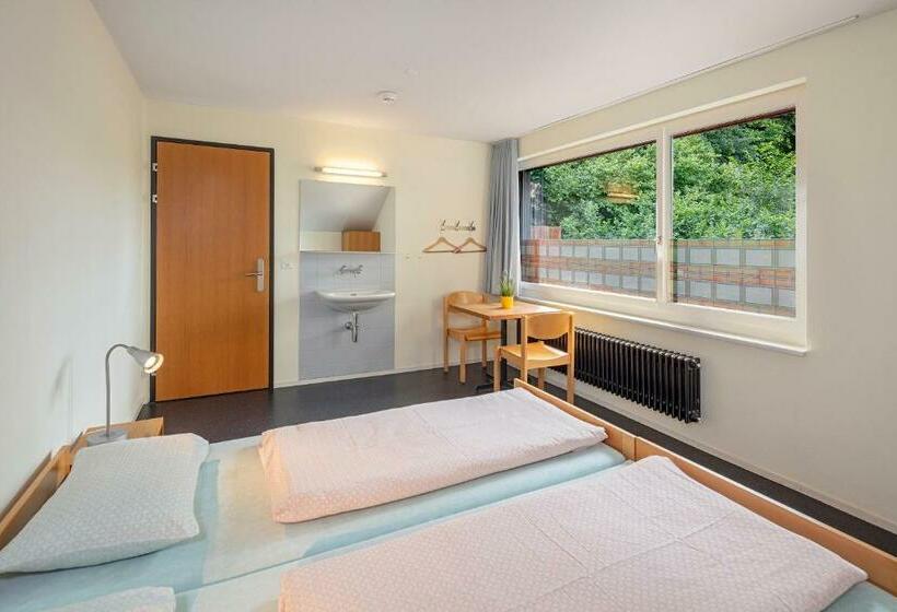 带共用浴室的标准房间, Baden Youth Hostel