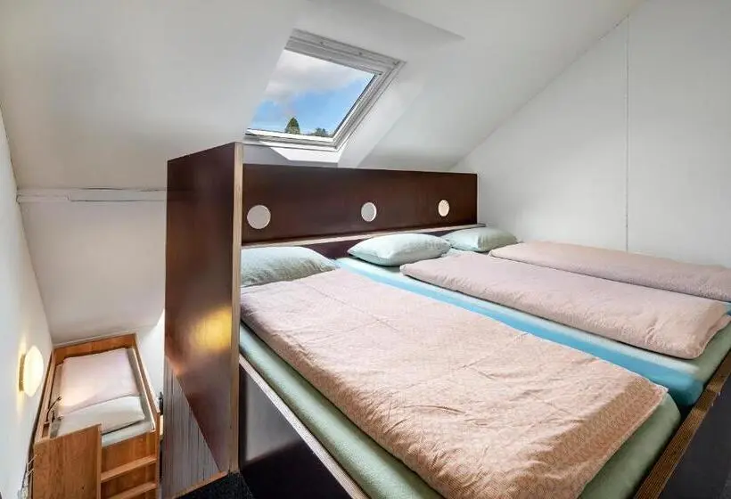 Vuode Makuusalissa, Baden Youth Hostel