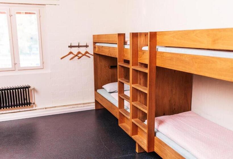 共用房间的床, Baden Youth Hostel