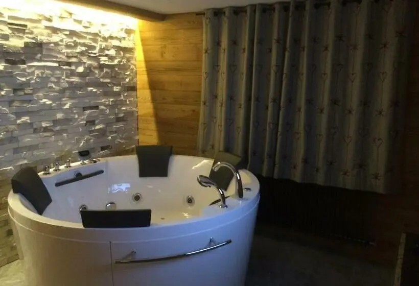 سوییت با چشم‌انداز کوه, Le Chalet De L Atelier   Le Nord