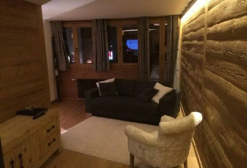 سوییت با چشم‌انداز کوه, Le Chalet De L Atelier   Le Nord