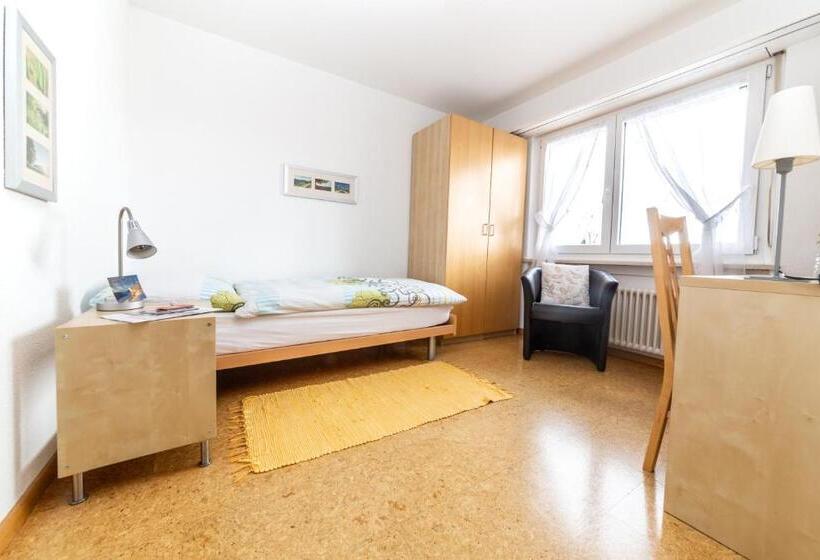 חדר סטנדרד יחיד חדר אמבטיה משותף, Mybednbreakfast In Bottmingen