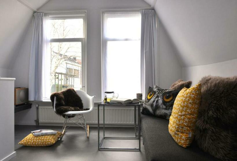 חדר דחוקס עם מיטת קינג, Betty Blue Bed & Breakfast