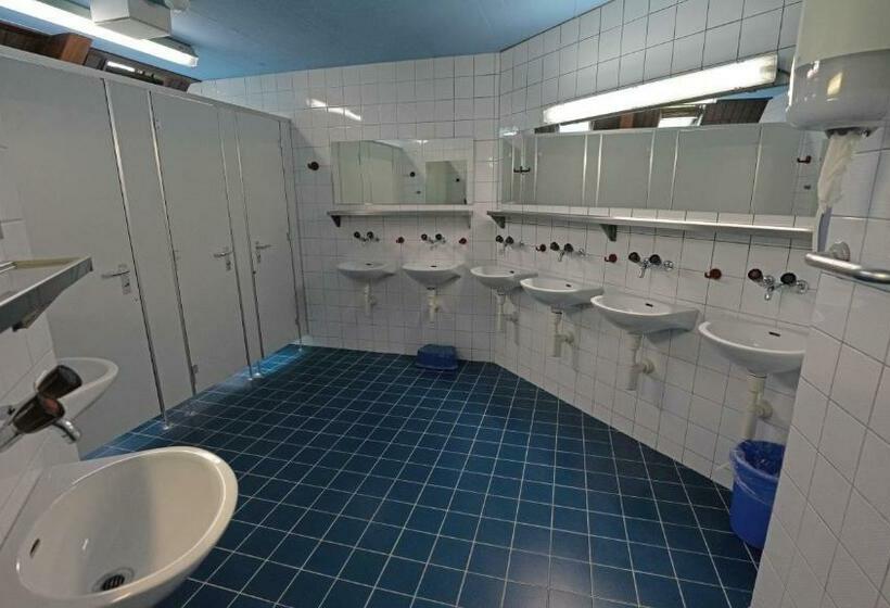 Номер Стандарт Совместная Ванная, Delémont Youth Hostel