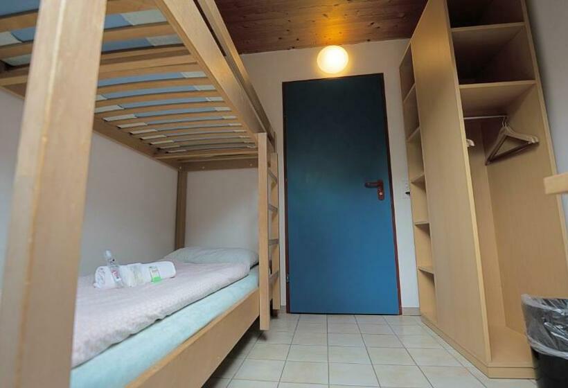 Номер Стандарт Совместная Ванная, Delémont Youth Hostel