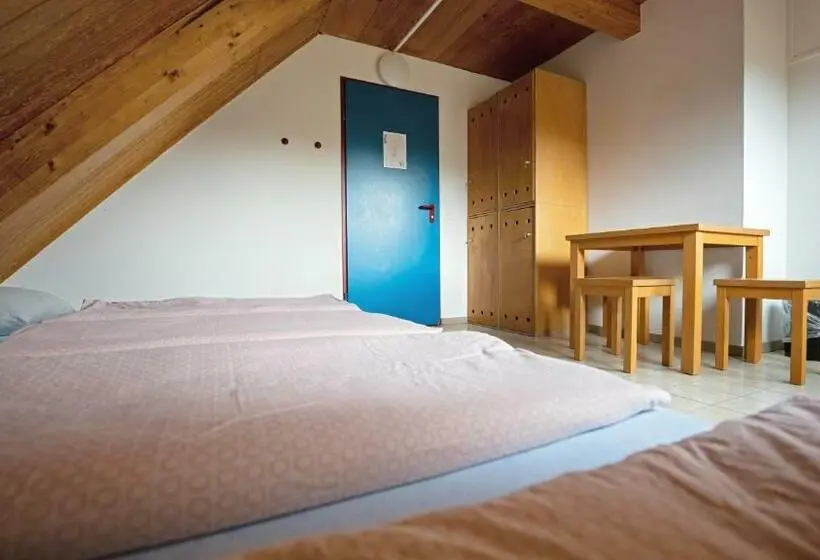 スタンダード4人部屋, Delémont Youth Hostel