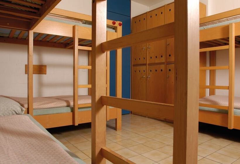 Номер Стандарт Совместная Ванная, Delémont Youth Hostel