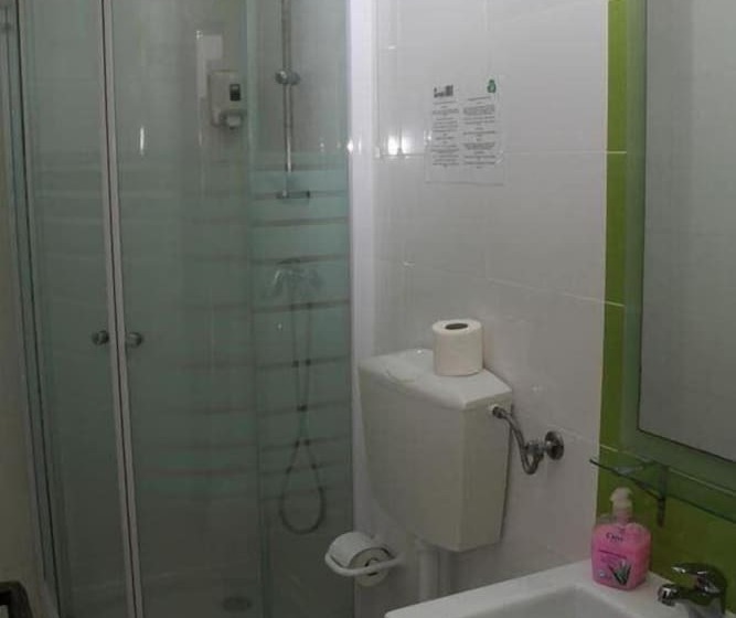 غرفة قياسية ثلاثية, E Nove Lounge Hostel Caffe