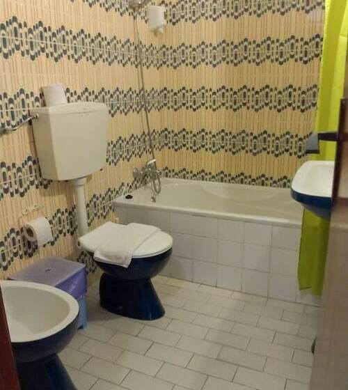 غرفة قياسية رباعية, E Nove Lounge Hostel Caffe