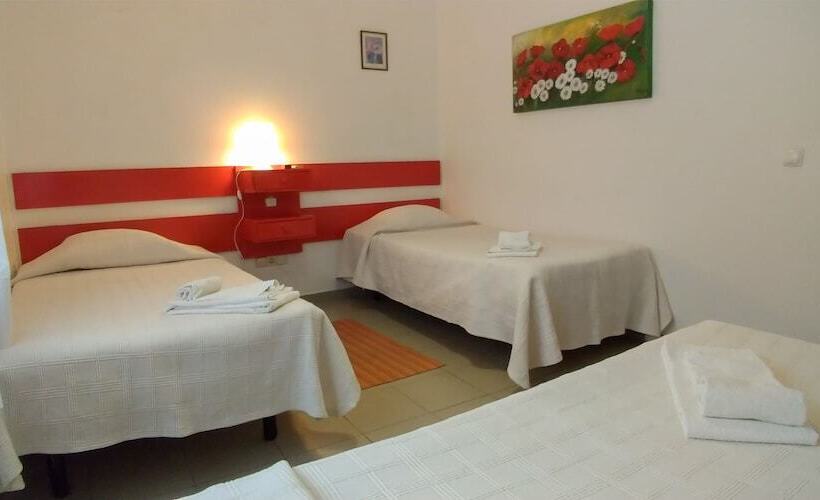 غرفة قياسية ثلاثية, E Nove Lounge Hostel Caffe