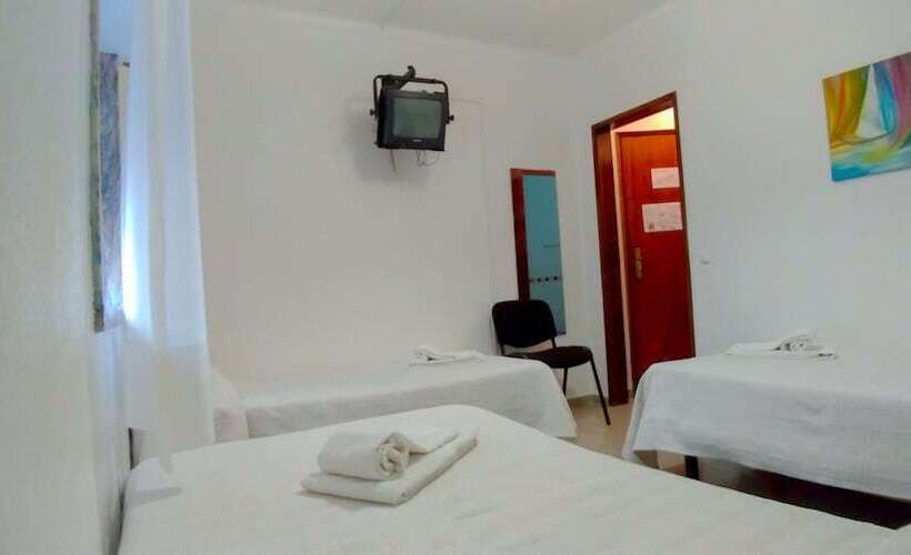 غرفة قياسية ثلاثية, E Nove Lounge Hostel Caffe