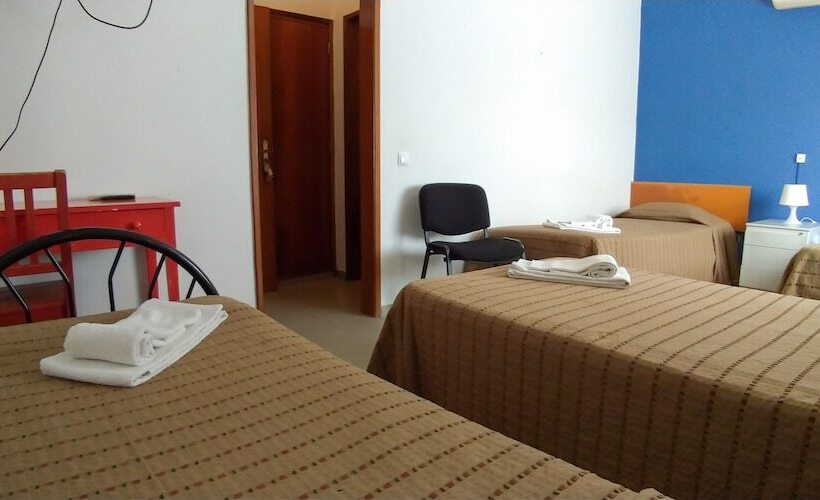Четырехместный Номер Стандарт, E Nove Lounge Hostel Caffe