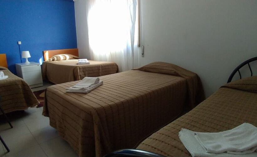 Четырехместный Номер Стандарт, E Nove Lounge Hostel Caffe