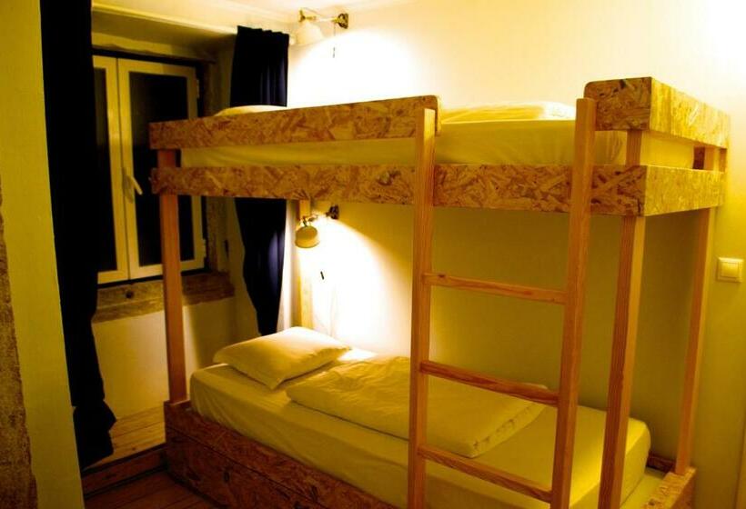 اتاق استاندارد با تخت‌های تاشو, Goodnight Hostel