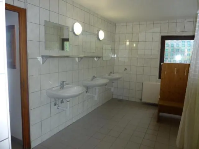 ルームシェアのワンベッド, Hostel Le Chandelier