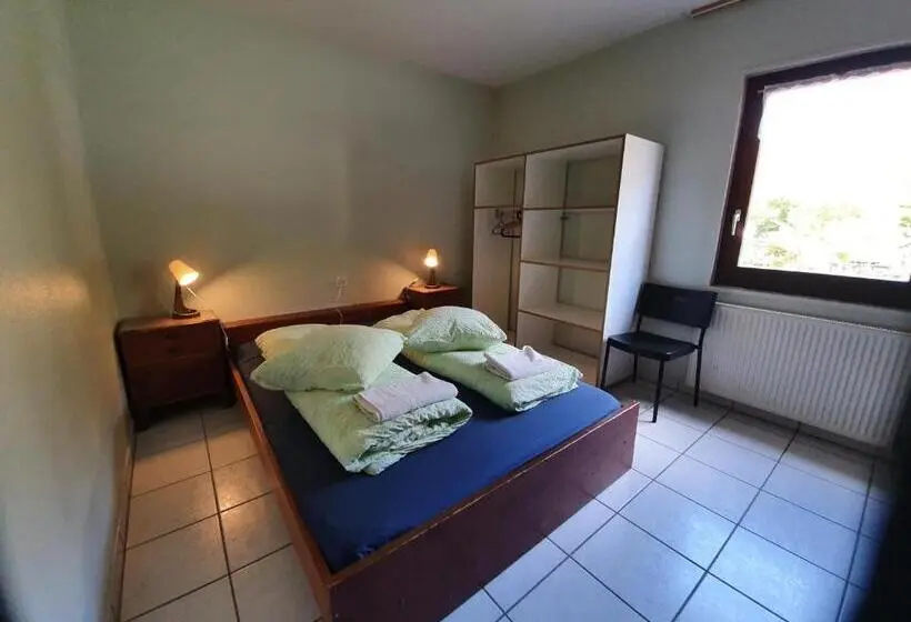 バス共有のスタンダードルーム, Hostel Le Chandelier