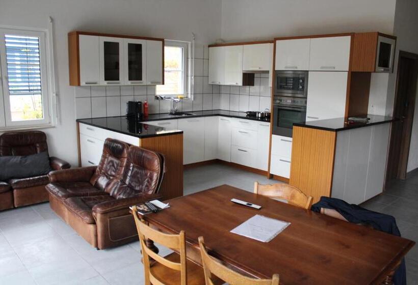 带2个卧室的公寓, Hostel Le Chandelier