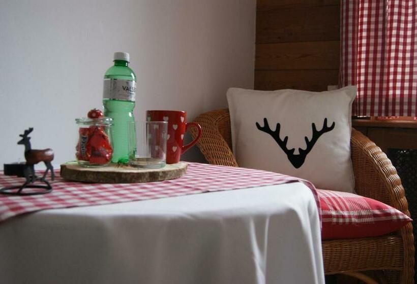 标准单人间, Arturo