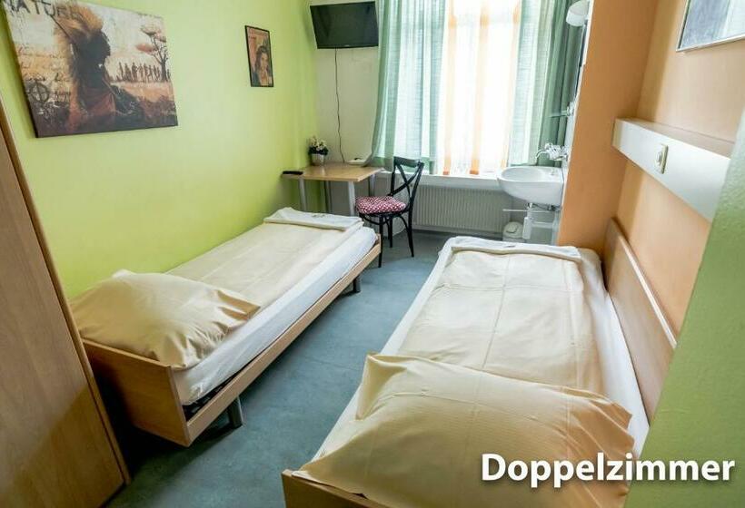 غرفة قياسية حمام مشترك, & Backpackers Zak Schaffhausen