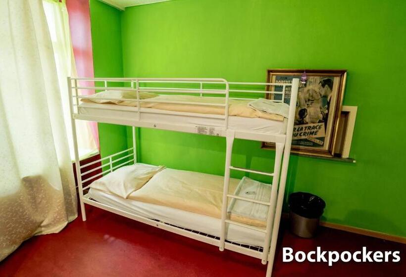 سرير فى غرفة مشتركه, & Backpackers Zak Schaffhausen