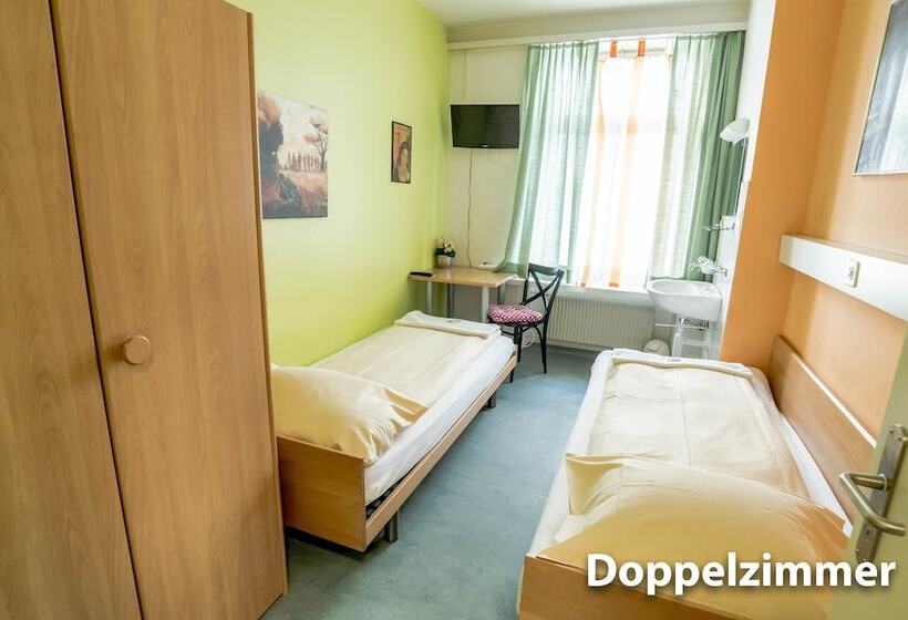 غرفة قياسية حمام مشترك, & Backpackers Zak Schaffhausen