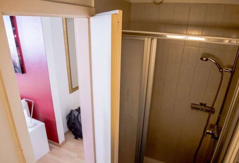 إستوديو قياسى, & Backpackers Zak Schaffhausen