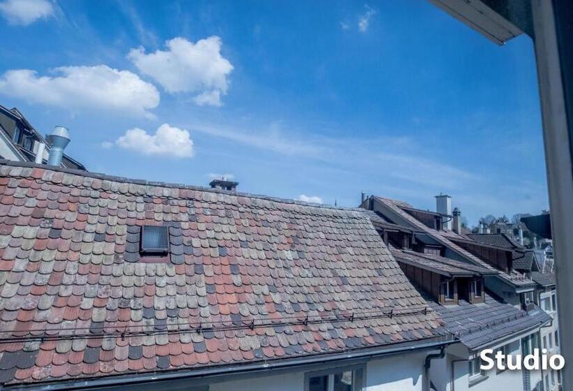 إستوديو قياسى, & Backpackers Zak Schaffhausen