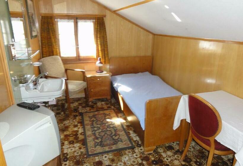 חדר סטנדרט לשלושה, Cima