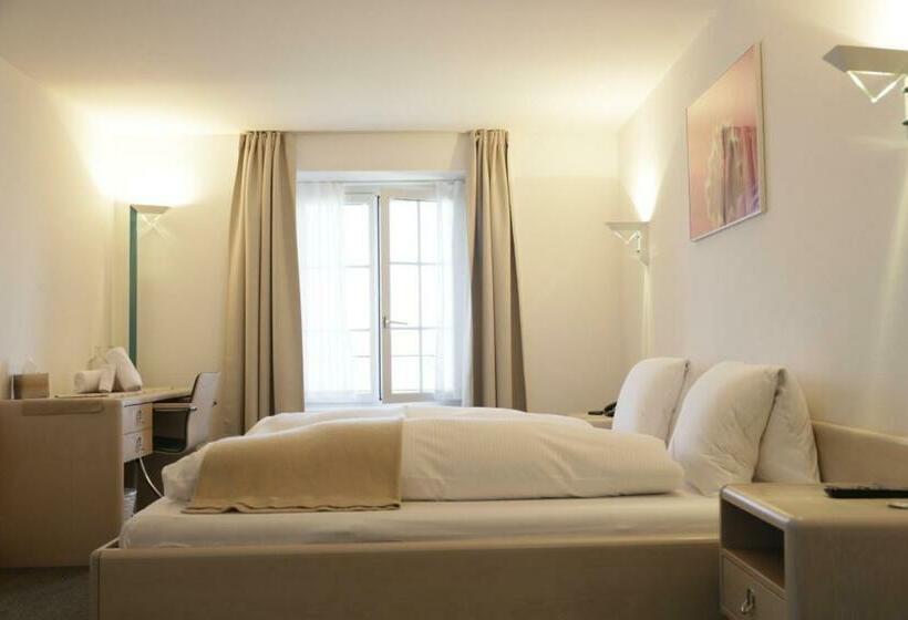 스탠다드 룸, Engel Am Bahnhof