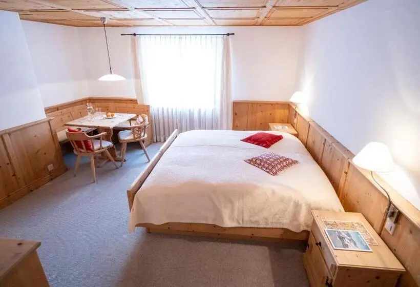Deluxe-huone, Engiadina