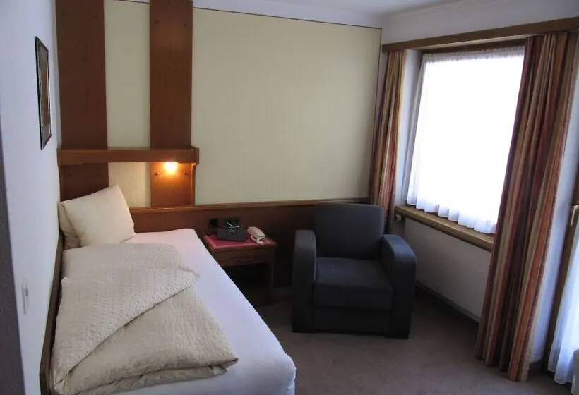 Single Basic Room