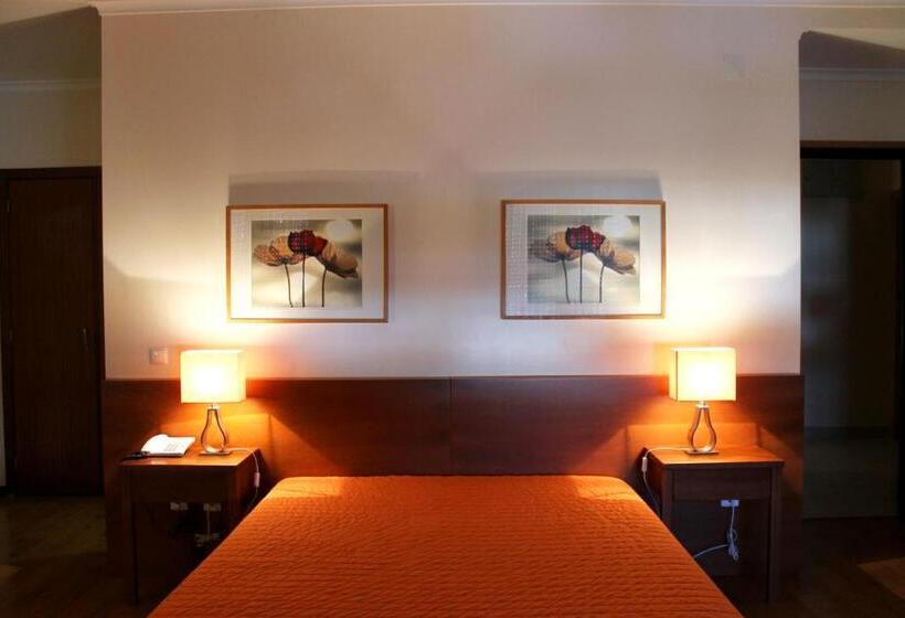 غرفة عائلية, Gameiro