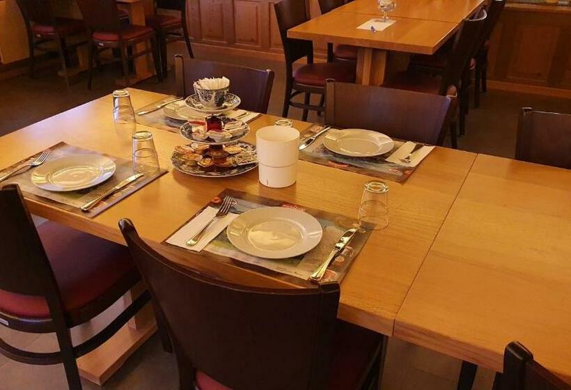 Номер Стандарт с Балконом, Gasthof Hirschen In Wilderswil