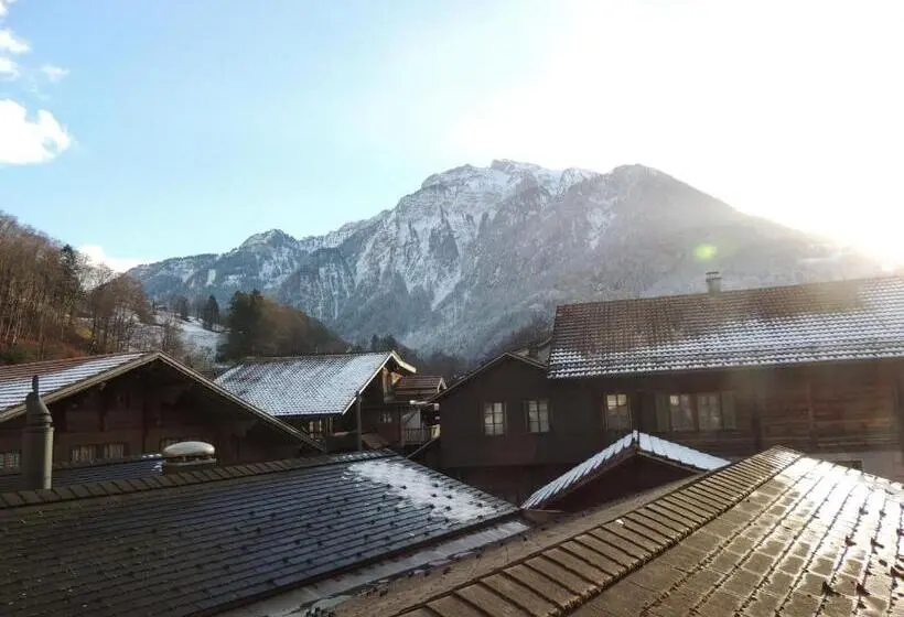 Standard Yhden Hengen Huone Jaettu Kylpyhuone, Gasthof Hirschen In Wilderswil