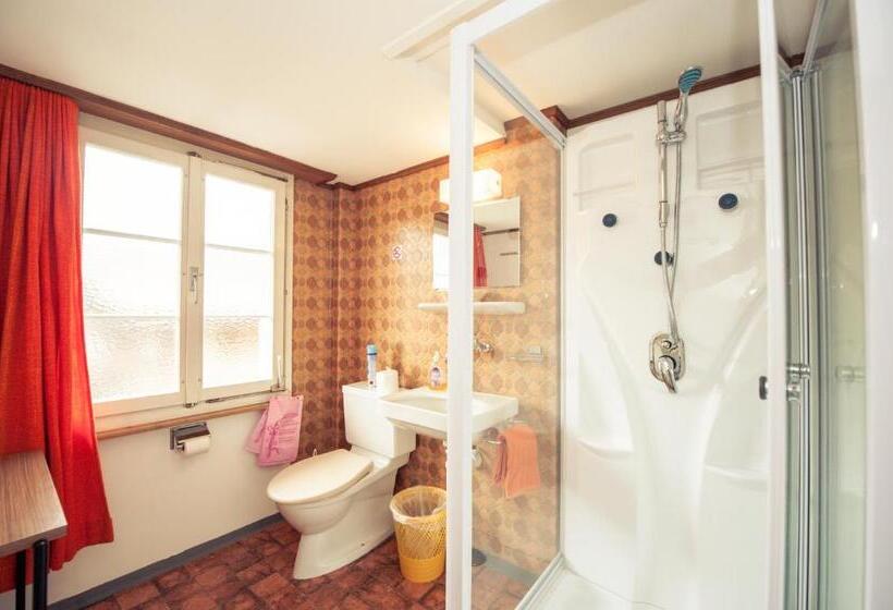 带共用浴室的标准房间, Gasthof Hirschen In Wilderswil