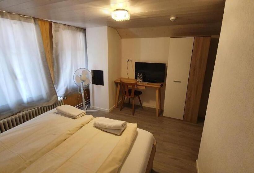 带共用浴室的标准房间, Gasthof Hirschen In Wilderswil