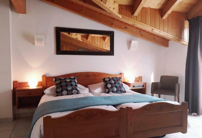 Номер Стандарт Трехместный, Hôtel De Fully