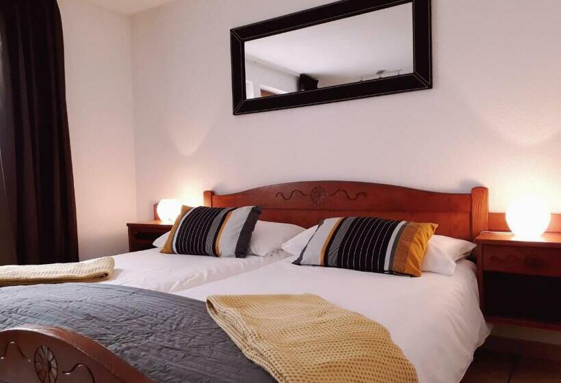 غرفة قياسية ثلاثية, Hôtel De Fully