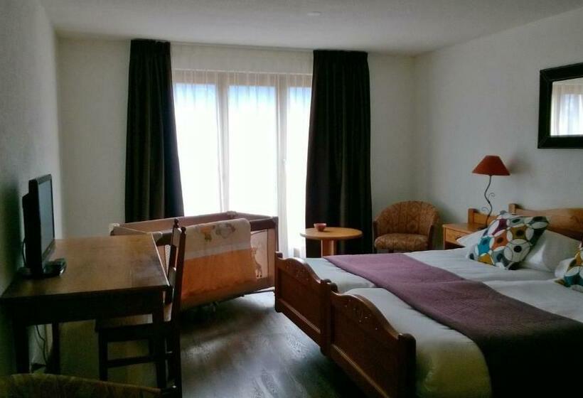 غرفة قياسية ثلاثية, Hôtel De Fully