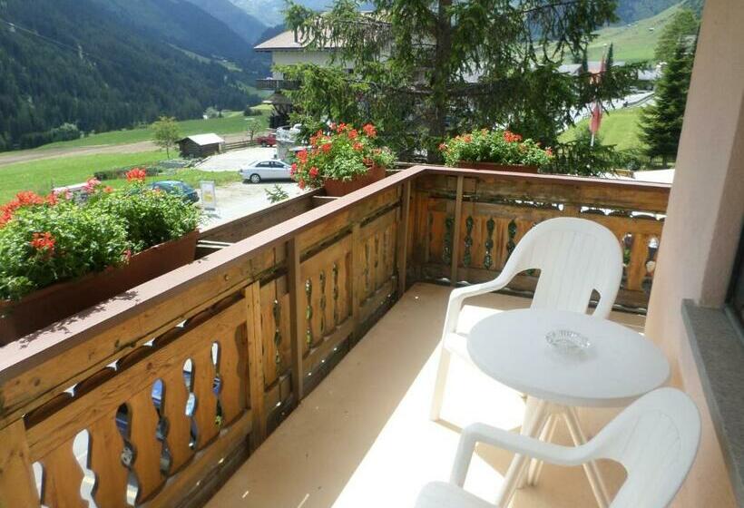 스탠다드 발코니 룸, Mira