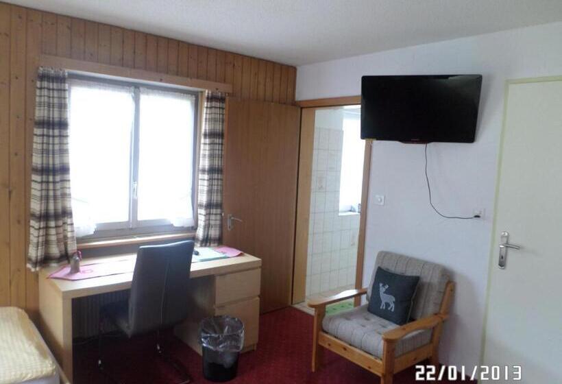 غرفة عائلية, Mira