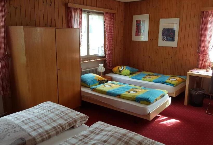 غرفة عائلية, Mira