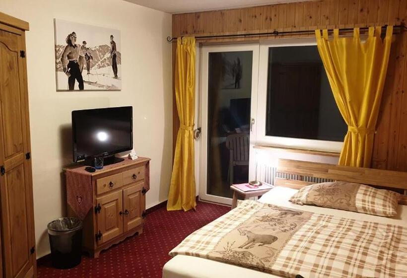 غرفة قياسية فردية, Mira