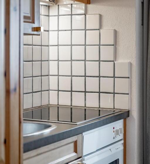 اتاق اکونومی, Nevada