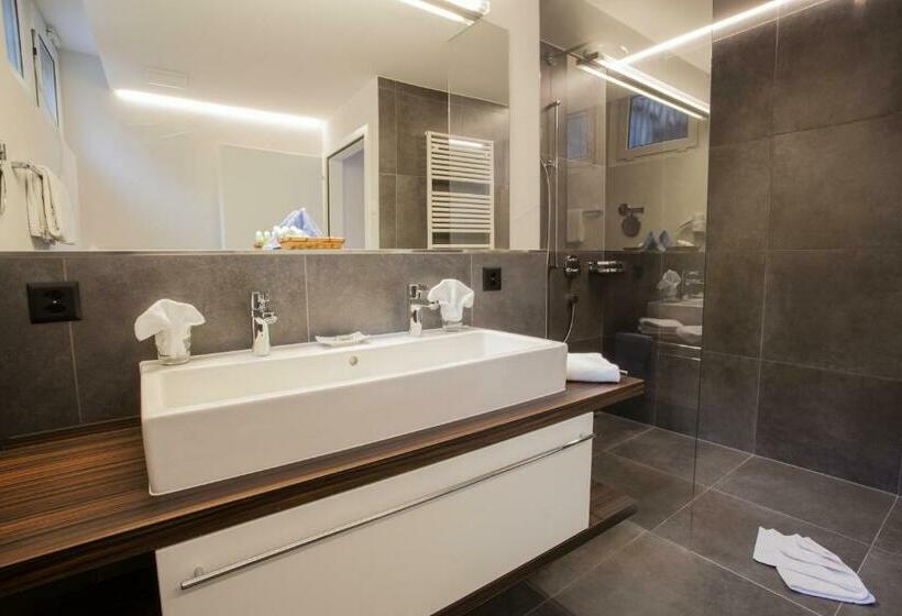 اتاق لوکس, Riviera Loft
