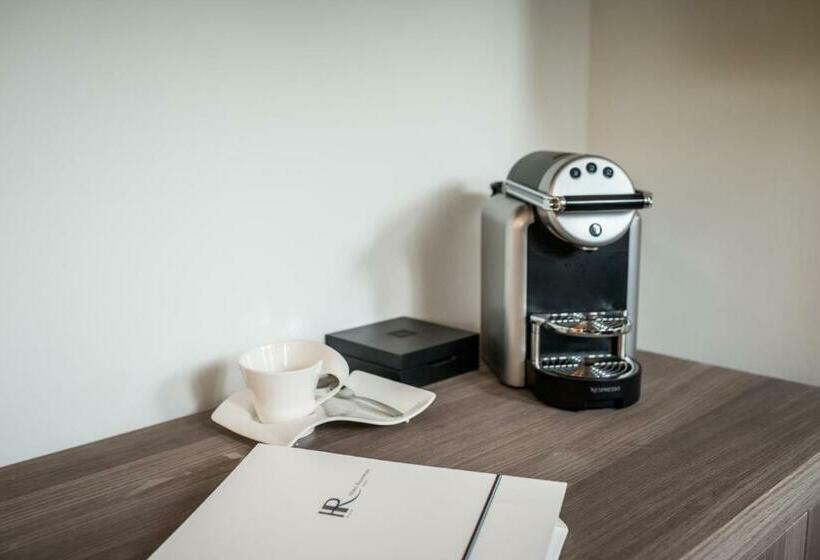 اتاق کلاسیک یک تخته, Rousseau